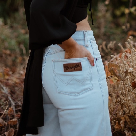 Wrangler x Fred Segal Cropped denim - Picture 6 of 6